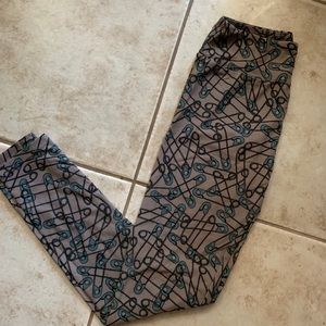 Lularoe Legging. OS never worn brand new!